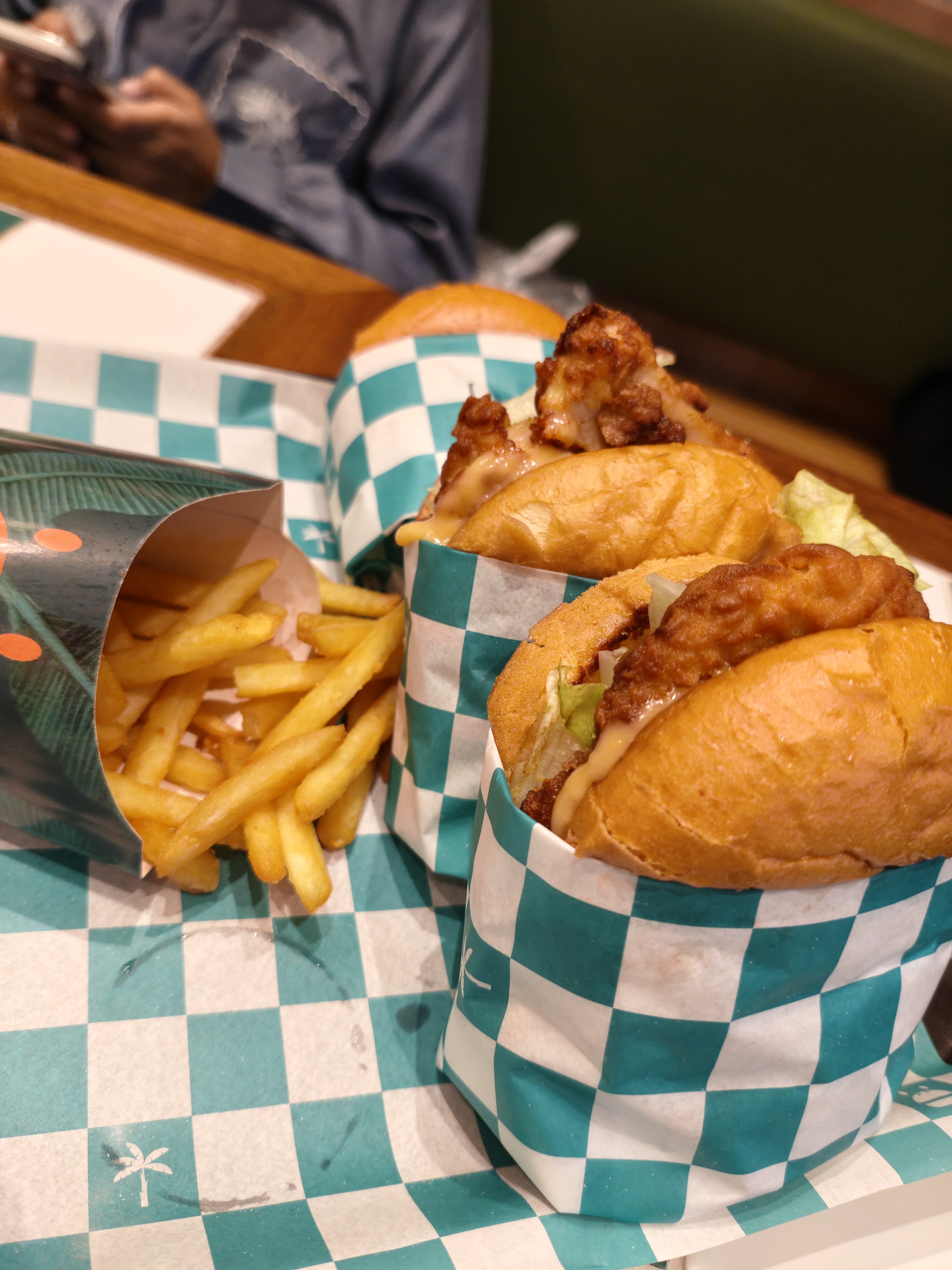 Five  Monkeys Burger